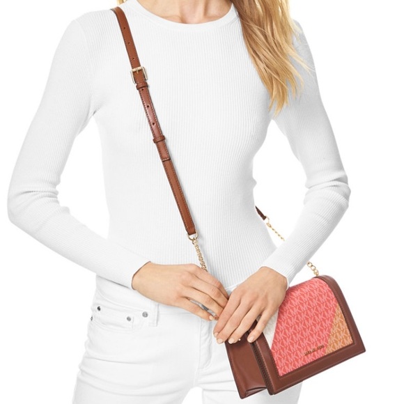 HP💞 New Mk crossbody 🦄 limited addition - Picture 3 of 10